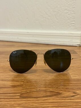 Ray-Ban Aviator Sunglasses - Gold Frame